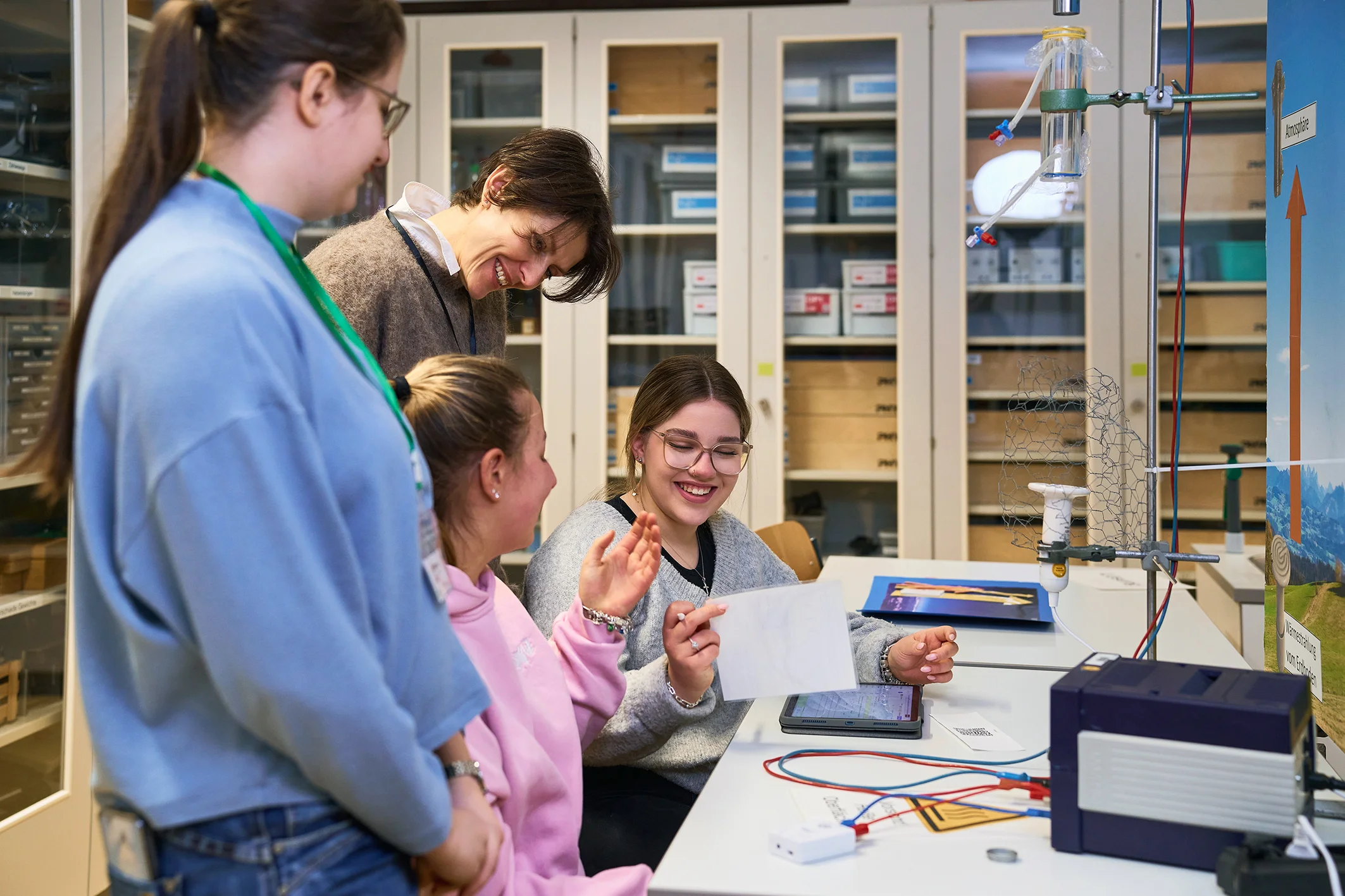 Im Lehr-Lern-Labor PHyLa: Klimadaten analysieren und Handlungsoptionen reflektieren. Foto: Björn Vilcens/PHyLa © Die kostenfreie Verwendung des Fotos ist ausschließlich für journalistische Zwecke in Verbindung mit der Pressemitteilung sowie unter Angabe der Quelle gestattet. 