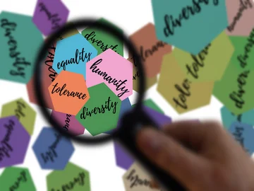 Toleranz und Weltoffenheit: An Hochschulen zählt internationaler Austausch zu den Grundlagen von Forschung und Lehre. Foto: Pixabay