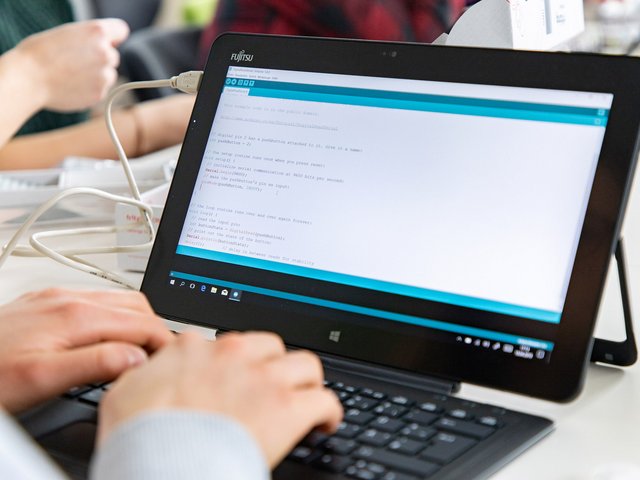 Die PHKA qualifiziert Lehramtsstudierende fachlich und didaktisch dafür, später guten Informatik- und Medienunterricht zu machen. Foto: Tilman Binz / Pädagogische Hochschule Karlsruhe