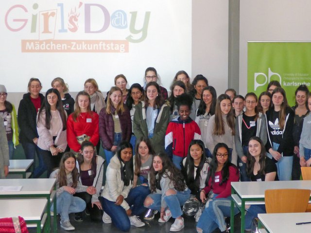 Girls‘ Day an der PHKA: Dieses Jahr sind leider keine Präsenzveranstaltungen möglich, aber es gibt spannende Online-Angebote. Archiv-Foto: PHKA