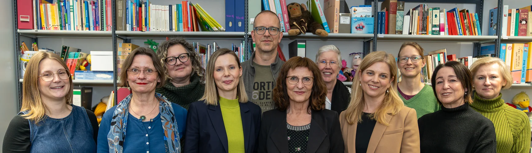 Das Bild zeigt die Lehrenden des Fachs Englisch in der Lending Library