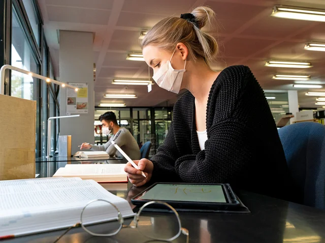 Beste Abschlussarbeiten: Für das Jahr 2020 hat die Pädagogische Hochschule Karlsruhe drei Preise vergeben. Foto: Kamuf/PHKA