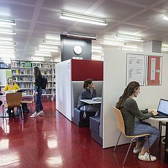 Lern- und Arbeitsbereiche in unserer Bibliothek