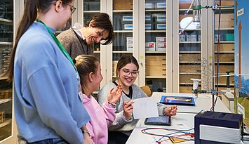 Im Lehr-Lern-Labor PHyLa: Klimadaten analysieren und Handlungsoptionen reflektieren. Foto: Björn Vilcens/PHyLa