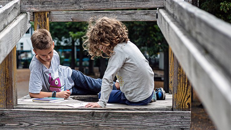 Lesen fördern: Die neuesten Buchempfehlungen des hochschulübergreifenden Projekts boys & books sind erschienen Foto: Joel Frank/PHKA