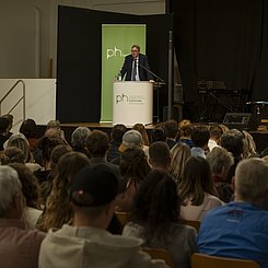 Absolvent:innenfeier der PHKA 2025: Rektor Klaus Peter Rippe. Foto: Gustavo Alàbiso\PHKA 