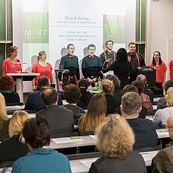 „Sing & Swing“ unter der Leitung von Sandra Danyella. Foto: Pädagogische Hochschule Karlsruhe